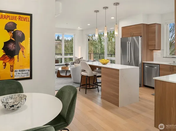 11903 NE 128th Street #414, Kirkland, WA 98034