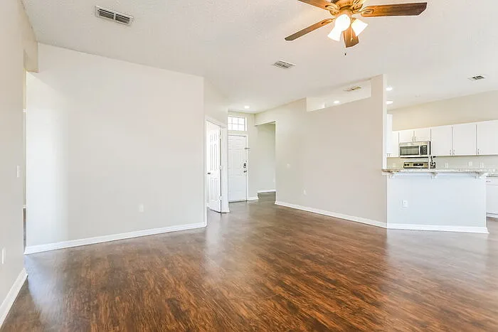 1209 Lake Loop — Photo 3