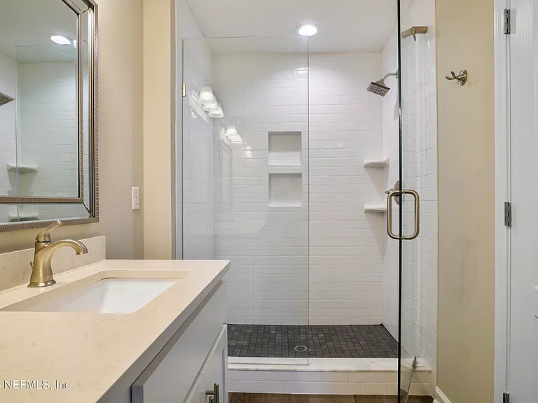 142 Castro Ct — Photo 19