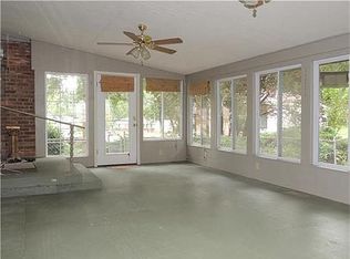 3207 NE 49th St, Kansas City, MO 64119