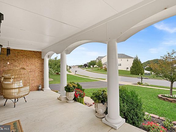 4th image of 103 Renee Ln