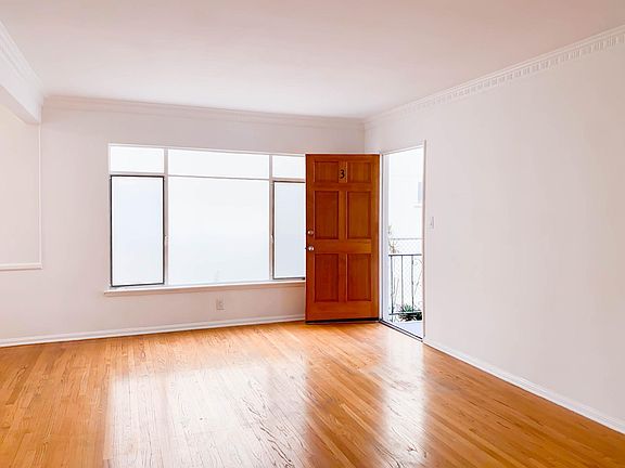 5th image of 1118 S Sherbourne Dr APT 3