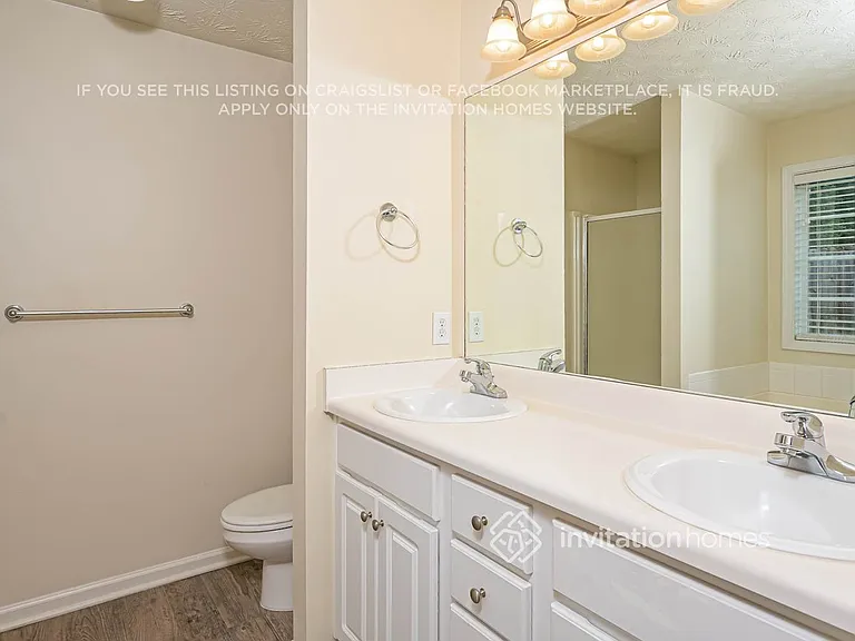 555 Wellington Ln — Photo 10