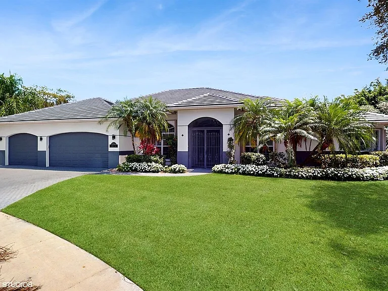 15700 Carrera Ln — Photo 3