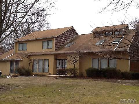 1st image of 12 Martha Ln