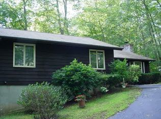 14 Merrywood Ln, East Lyme, CT 06333