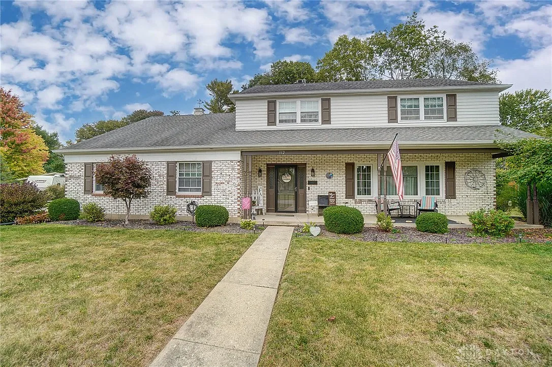 312 Beechgrove Dr photo 1