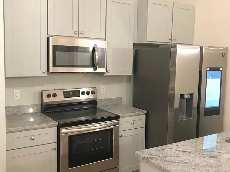 2315 Park Ave #2F — Photo 3