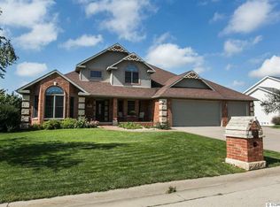 2457 Willow Brook Dr, Dubuque, IA 52002