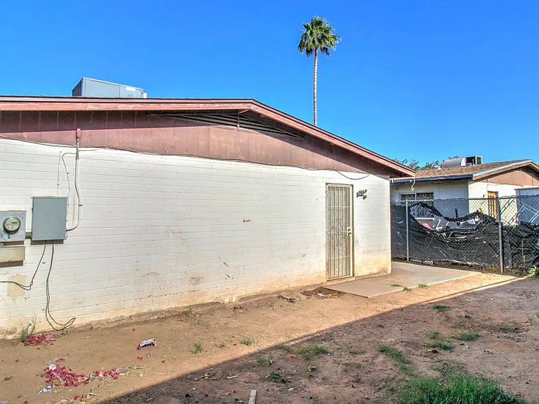 371 N Williams St — Photo 24