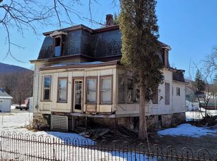 66 Depot St, Cheshire, MA 01225