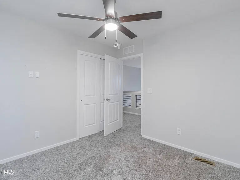 13909 Summer View Ave — Photo 29