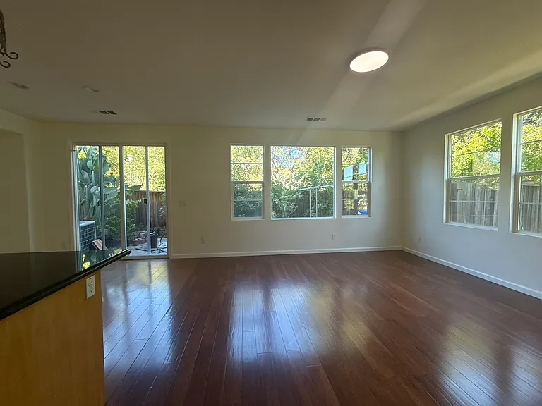 26 Channi Ct — Photo 3