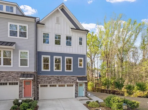 2077 Eva Pearl Dr, Apex, NC 27502