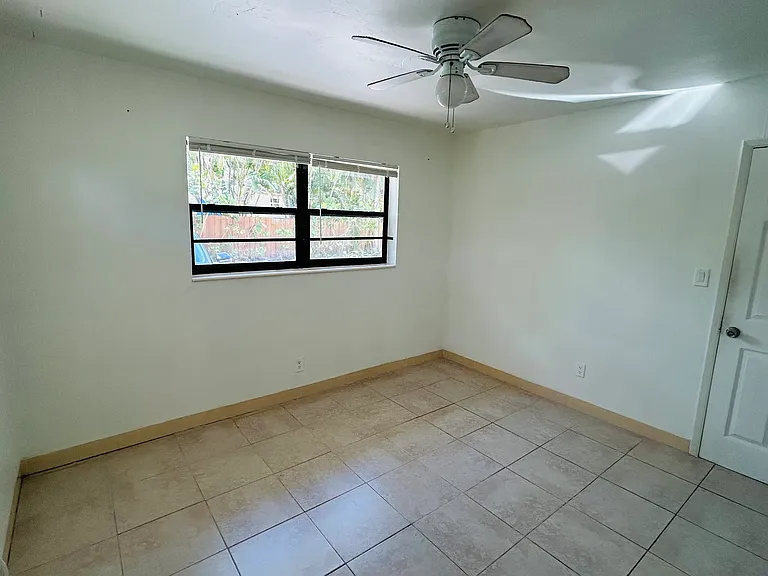 1012 W Las Olas Blvd #3 — Photo 8