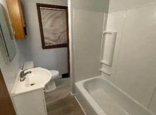 529 S Jackson St #B, Osceola, IA 50213