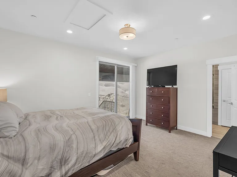 3041 Cedar Dr #2 — Photo 6