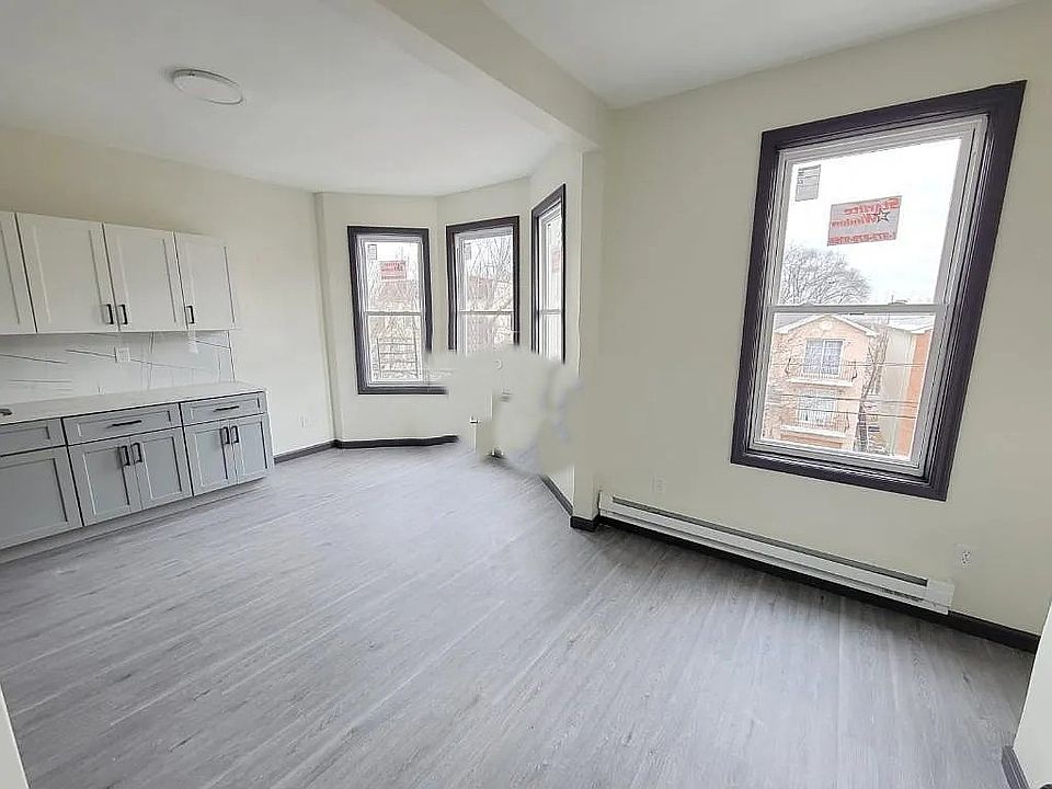 2nd image of 219 Chadwick Ave #8B