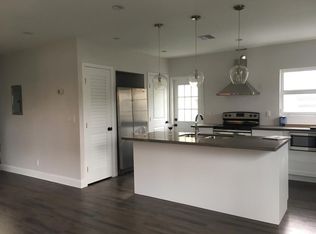 1462 NW 2nd St, Miami, FL 33125