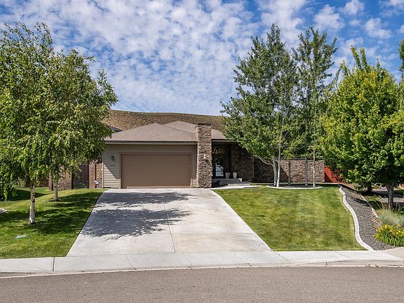 3rd image of 2451 W 49th Ave