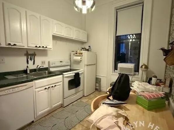 124 Remsen Street image 7 of 9