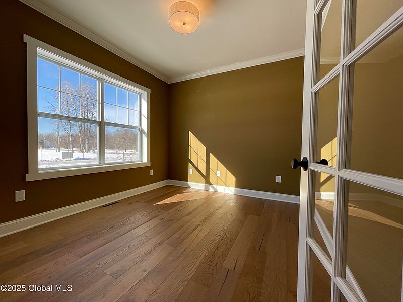 5th image of 16 Avalon Way