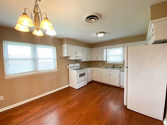 3rd image of 4306 NW Pollard Ave
