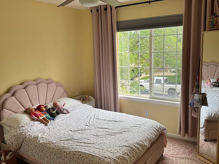 Upstairs Bedroom #4