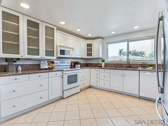5th image of 16749 Obispo Ln