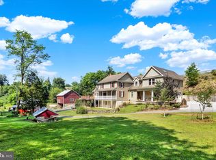 15 Gift Rd, Hamburg, PA 19526