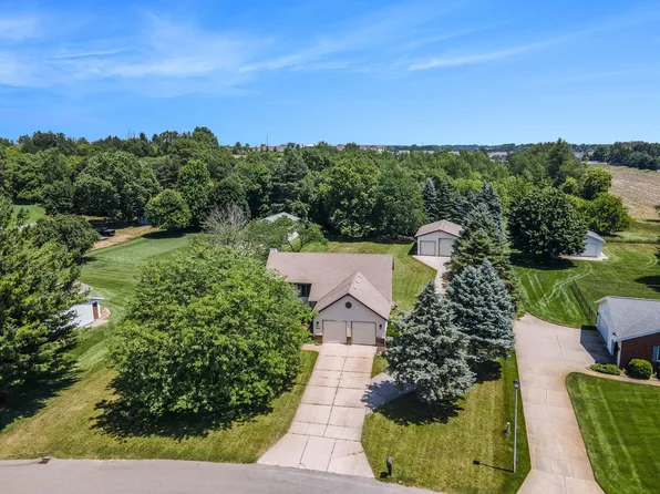 6580 Sunflower Dr SW, Byron Center, MI 49315
