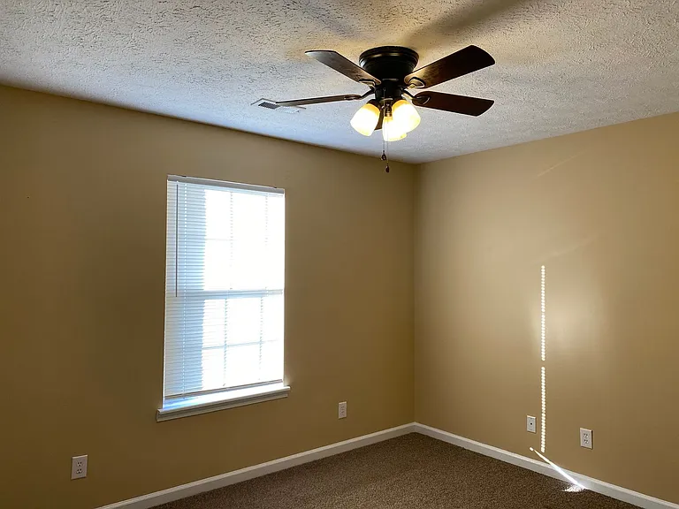 3865 Northeast Dr — Photo 14