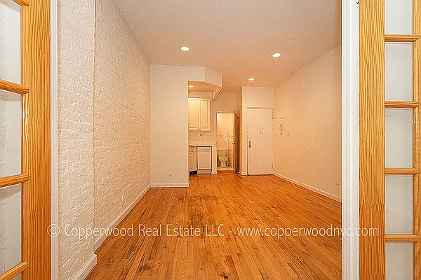 Rented by Copperwood Real Estate | media 18