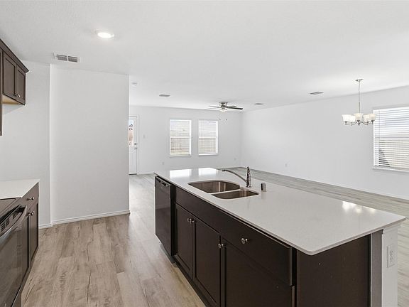 4th image of 5449 Finbrooke Dr