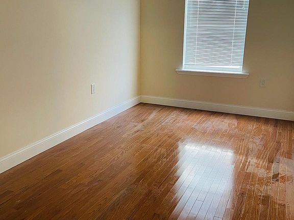5th image of 1020 Callowhill St #3F