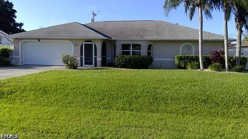 1320 SE 25th Ln — Photo 1