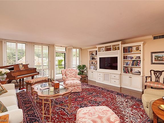5th image of 2385 Covington Rd APT 304