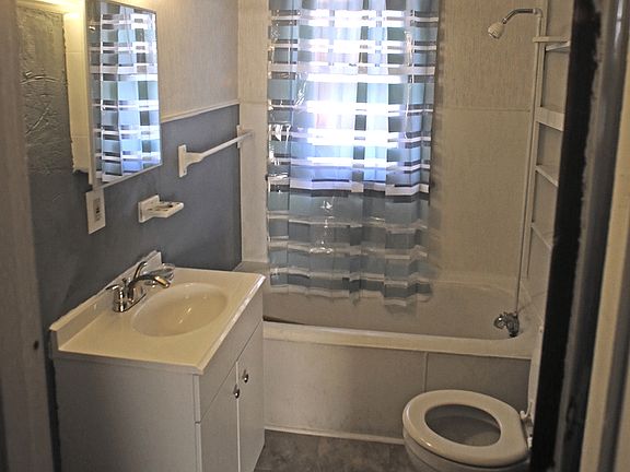 4th image of 5018 Bellefontaine Ave