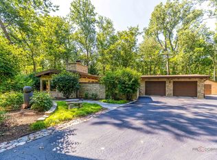 3030 Orange Brace Rd, Riverwoods, IL 60015