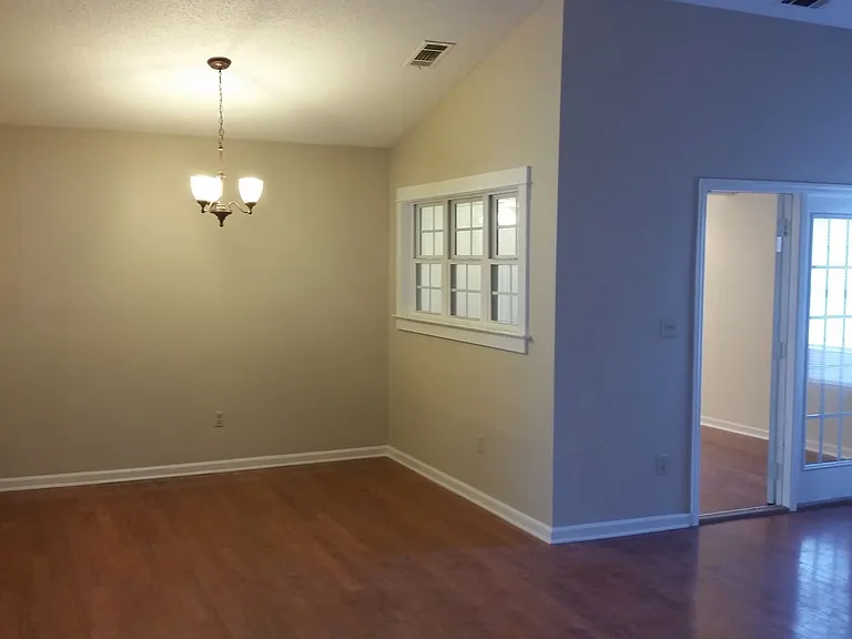 8 Saint Ives Ct — Photo 20