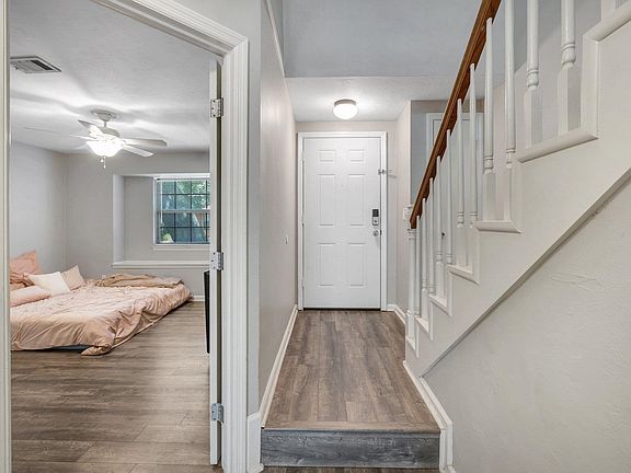 4th image of 4415 Stratfordshire Ct #15