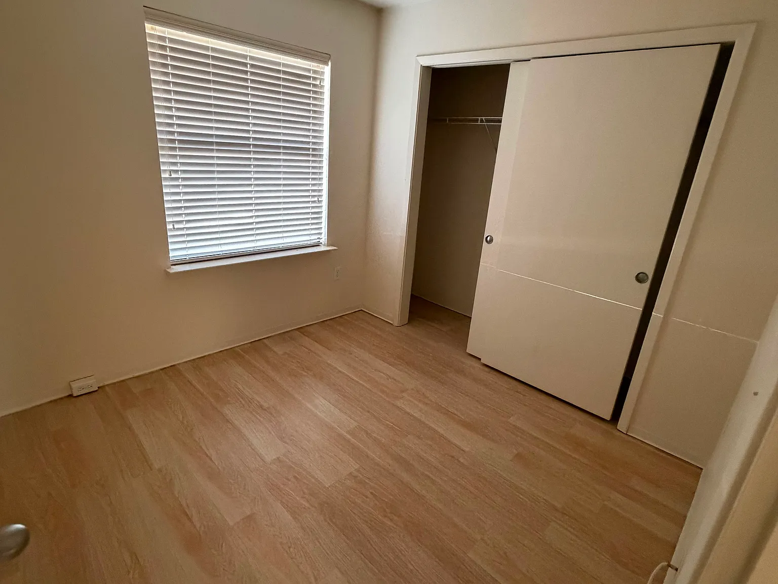 3 bed, 1.5 bath, $900 — Photo 4