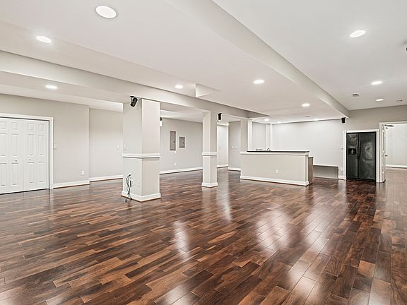 5th image of 22918 N Brown Sq #1