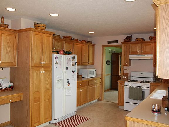 5th image of 802 Heron Dr