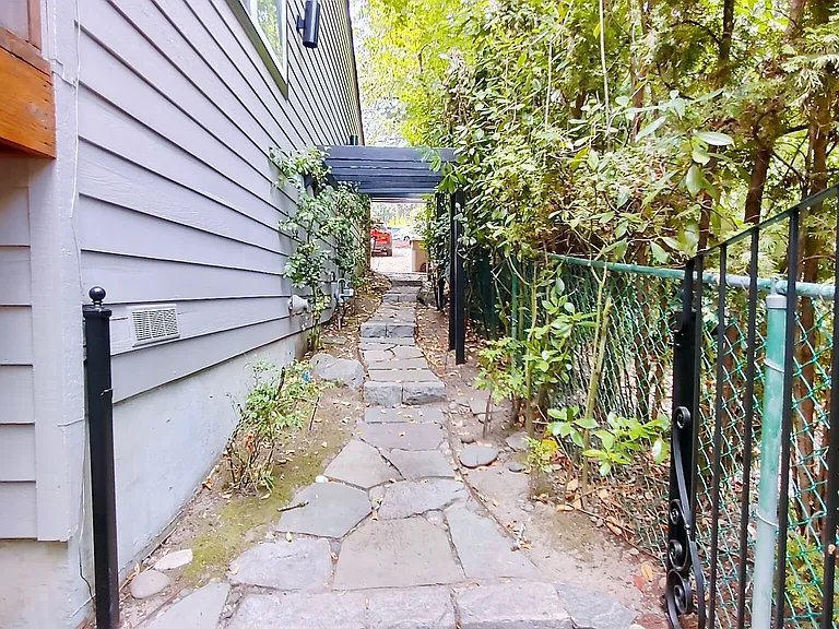 4470 Lakeview Blvd — Photo 60