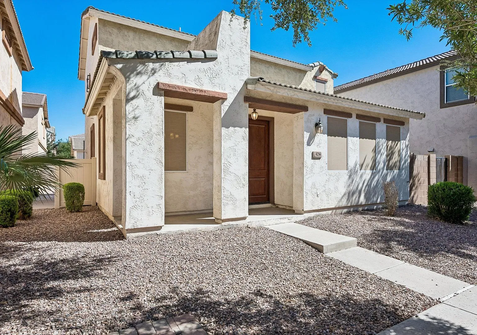Carla Vista Dr 4256 E — Photo 1