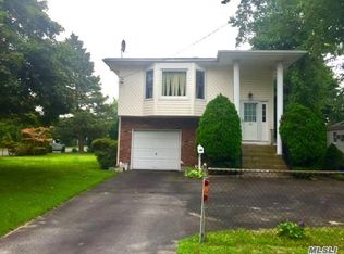 40 Adams St, Deer Park, NY 11729