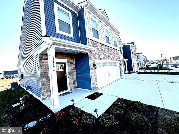 2nd image of 32094 Sand Bank Ln