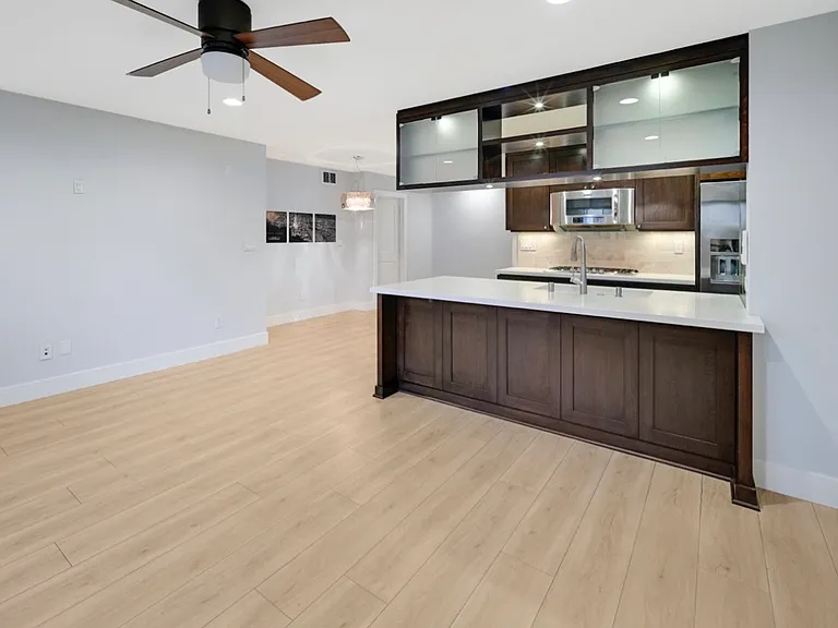 1600 Ardmore Ave #213 — Photo 2