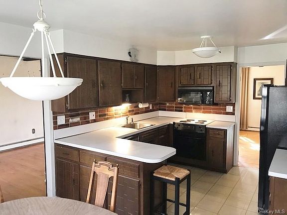 5th image of 2134 Fountain Ct